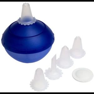 Tupperware frosting decorator